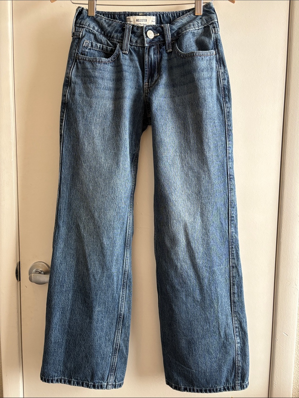 Hollister Low Rise Baggy Preppy Jeans in Medium Blue Denim SZ W23